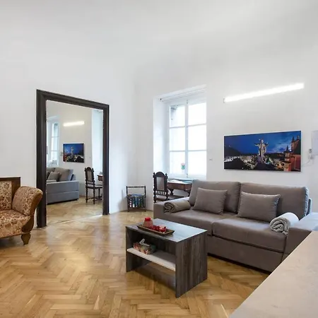 Lovely 1-bedroom In Centre